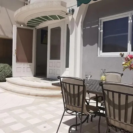 Tres Jolie Apartman